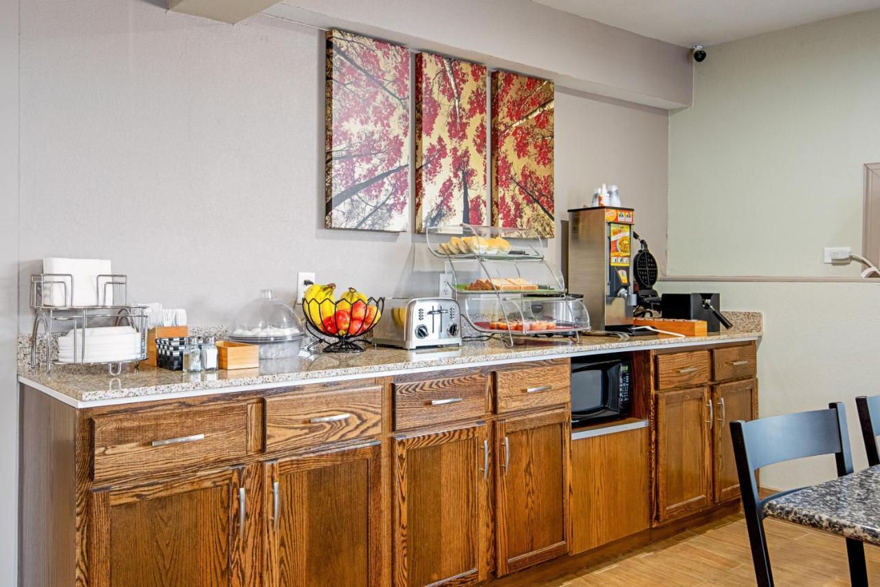 Red Roof Inn Cameron Ngoại thất bức ảnh